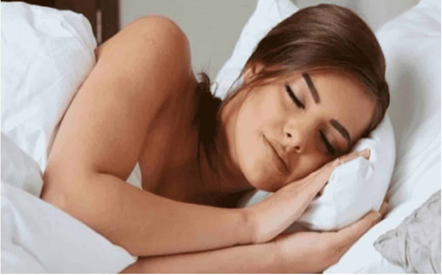 7 alimentos para evitar consumir antes de dormir para ter um bom sono