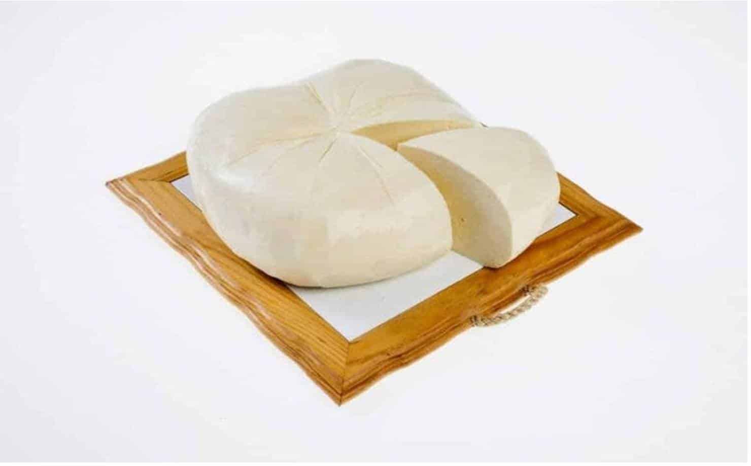 Receita Fácil: aprenda a preparar queijo fresco em casa 
