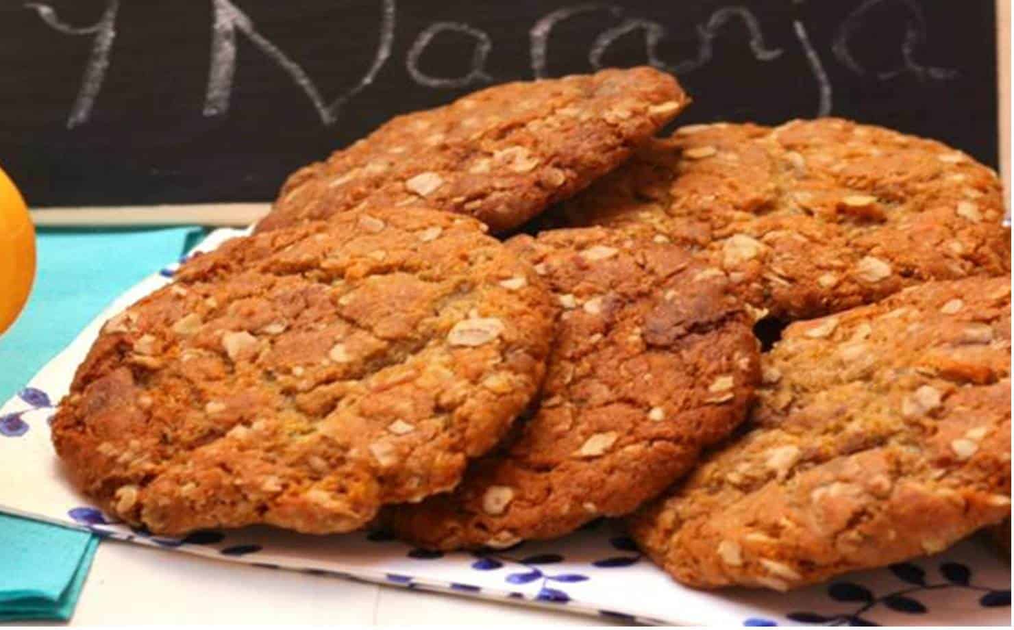 Receita fácil de cookies de aveia e laranja com gotas de chocolate