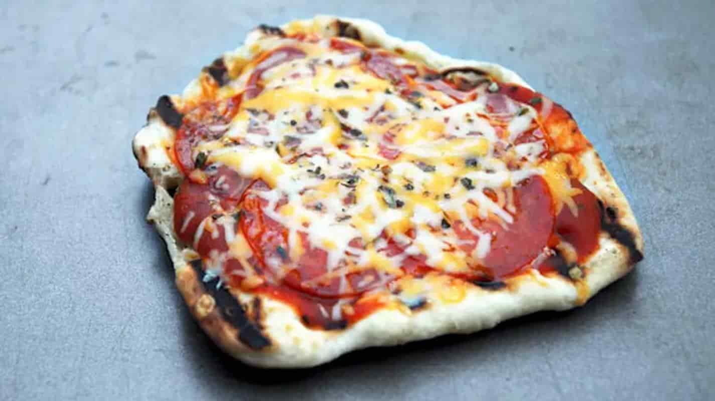 Sem forno: como fazer pizza em casa usando uma sanduicheira