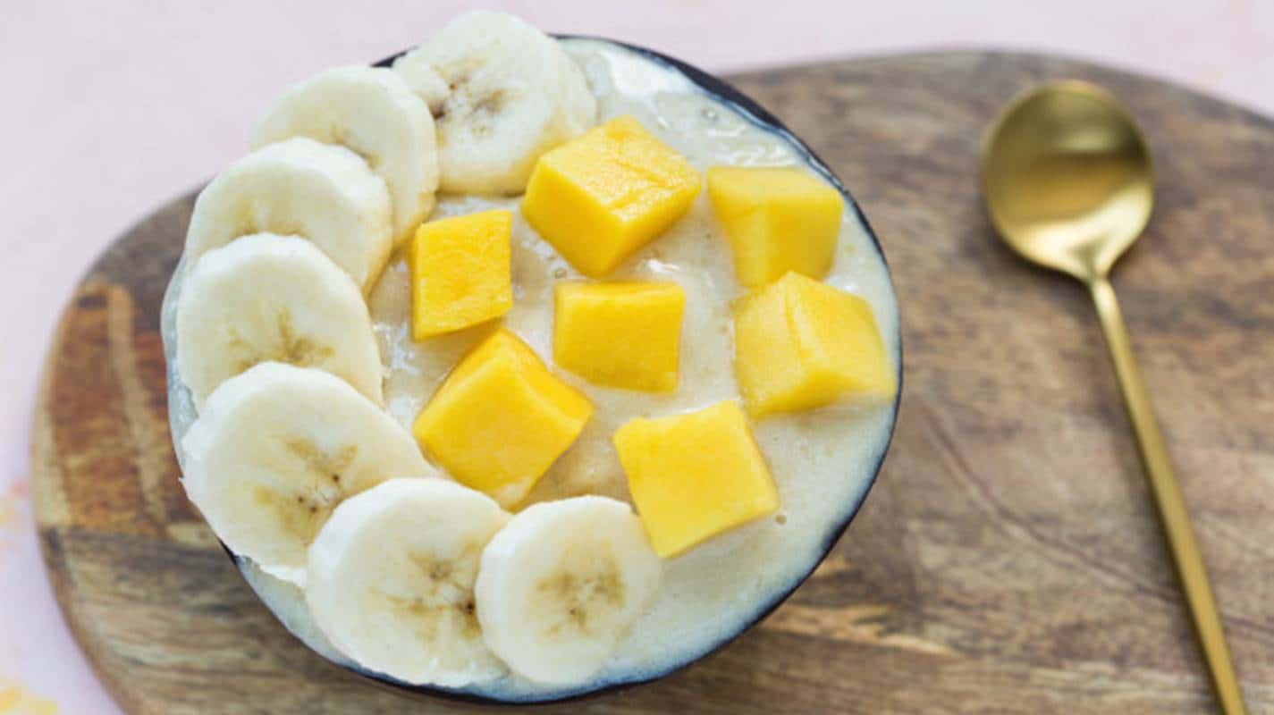 Sorvete fácil de manga e banana: versão mais tropical e refrescante